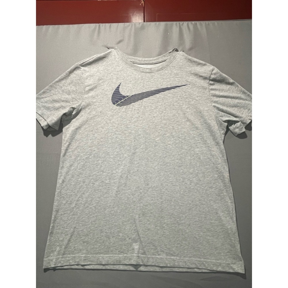 Nike Dri-FIT Mens Grey Heather Graphic Swoosh T-Shirt FJ2464-063 Medium - 0107